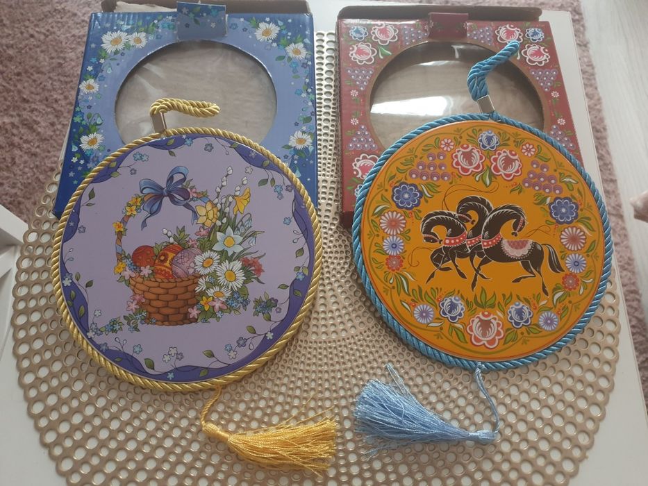 Подствки под горячее , в коробочках 16 см