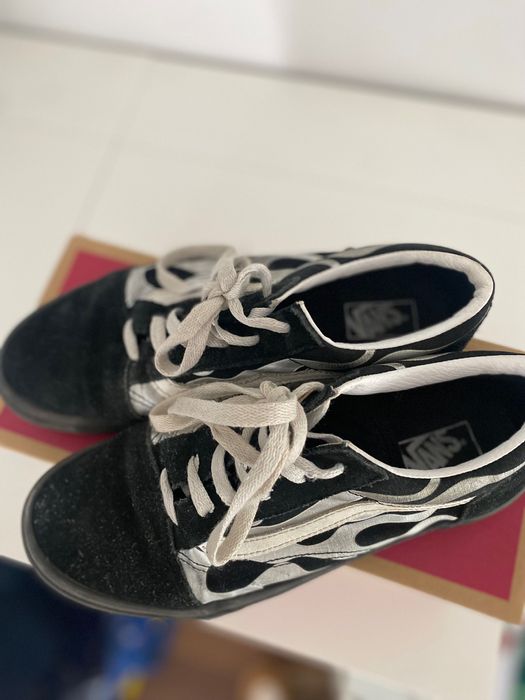 Tennis Vans pretos e prata