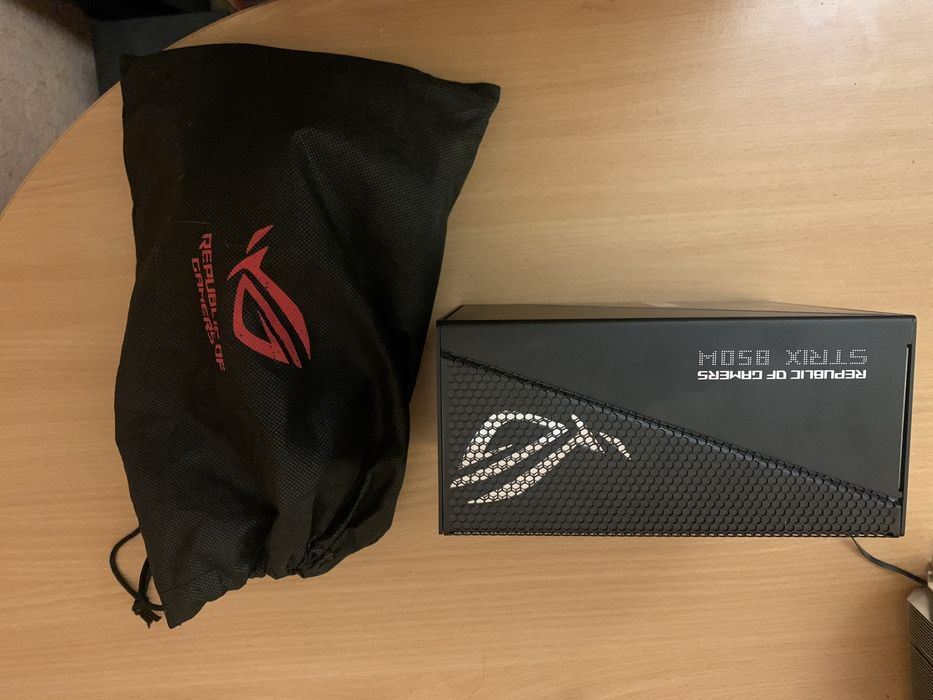 Блок питания ASUS ROG STRIX 850G AURA Gaming.