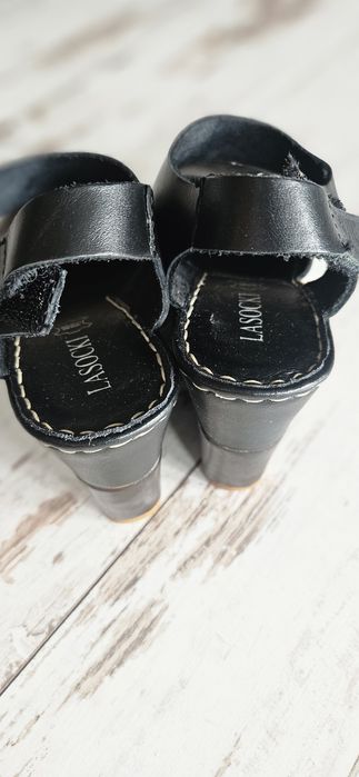 Buty, sandały,  koturna Lasocki