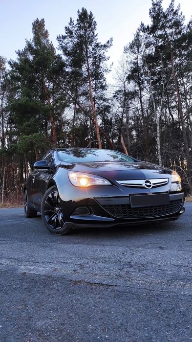 Opel Astra Opel Astra J GTC 2013. 214k przebiegu. 130KM + komplet opon zimowych