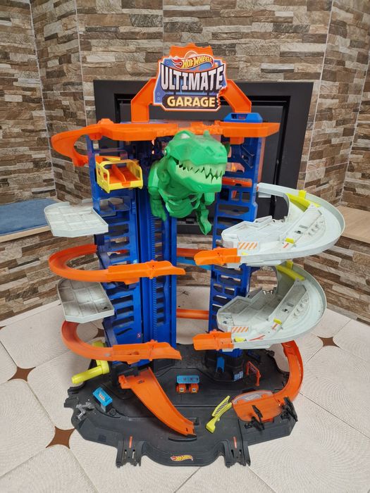 Ultimate garage hotwheels