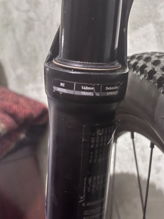 Вилка Rockshox revelation 29 RC Debon air 150mm 35