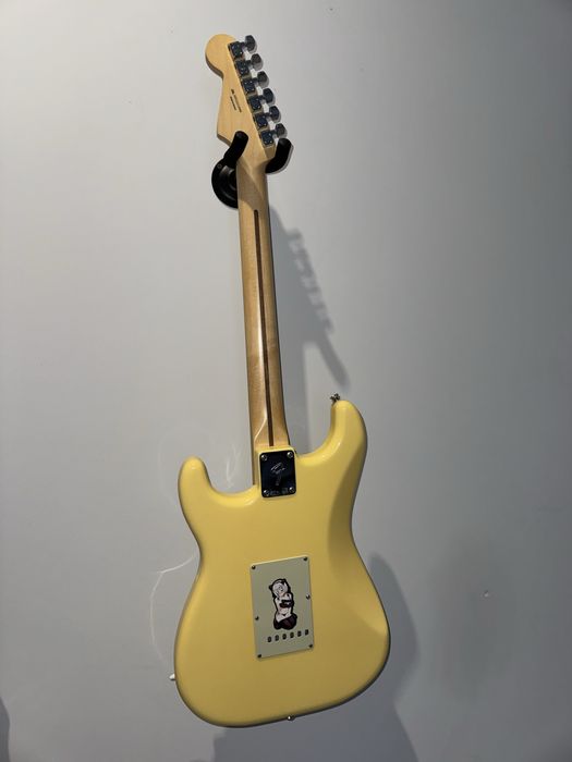 Fender Stratocaster HSS Mexico, Buttercream, клён