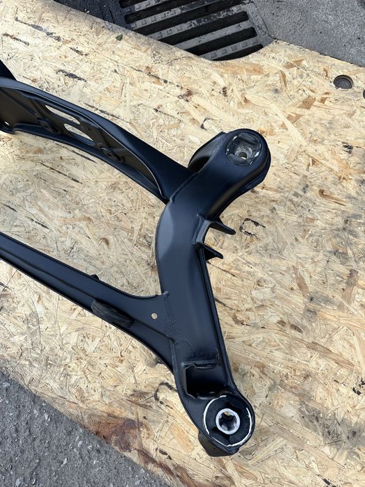 Wózek W124 Mercedes Belka tył Zawieszenie 124 Mercedes