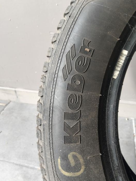 Opony zimowe 17/60/215  3szt za 70zl