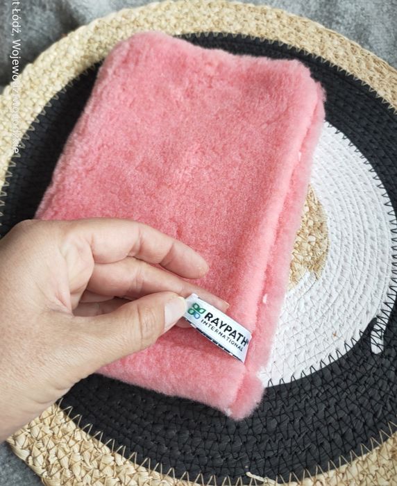 Różowa rękawica kurz poletka Raypath M