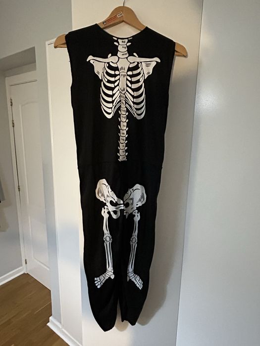 Disfarce de esqueleto com picareta