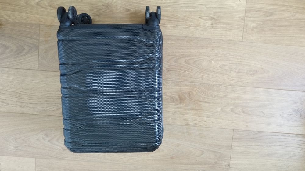 Walizka + pasujący do niej plecak kabinowy