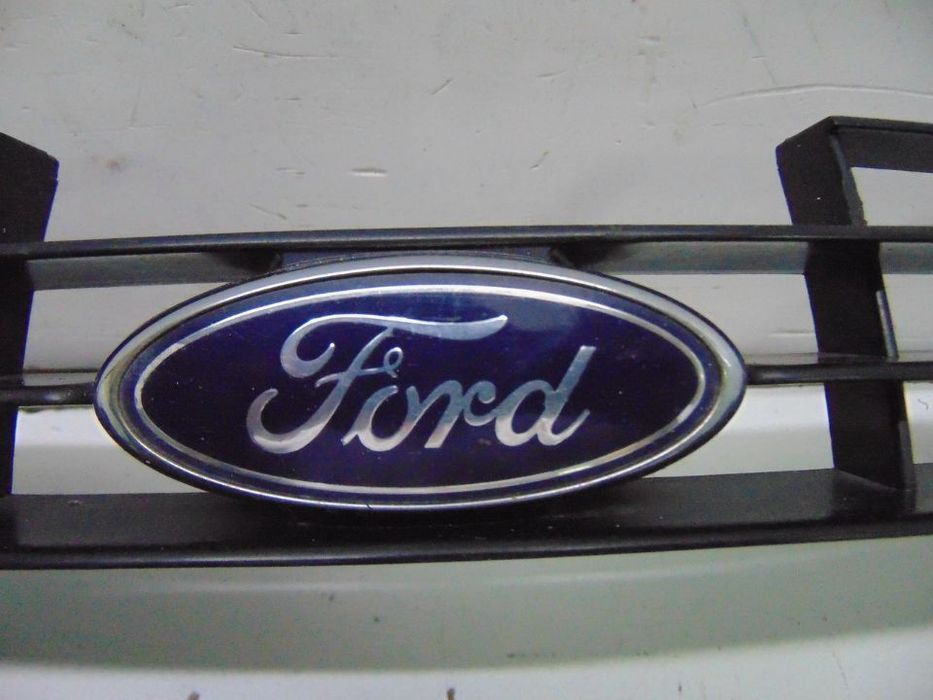 Ford puma grelha
