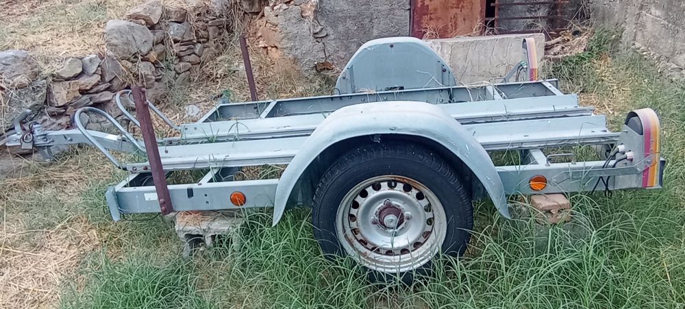 Atrelado galvanizado motas