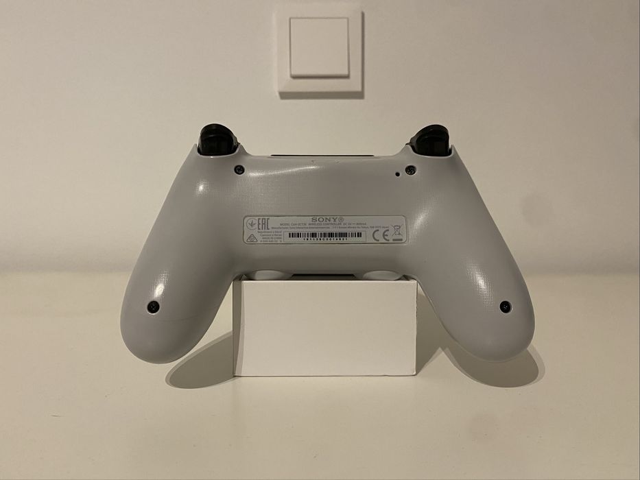 PS4 + Comando + Suporte