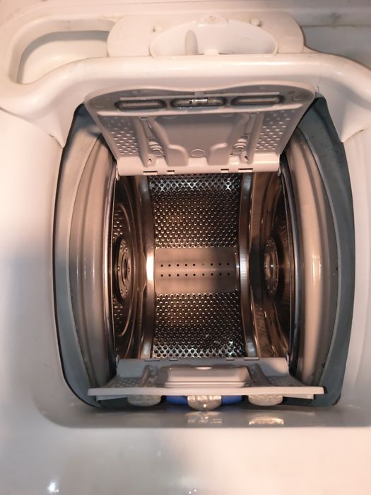 Pralka ELECTROLUX  ładowana od góry  1200obr.6kg.