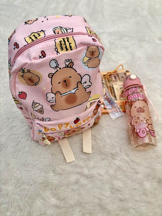 Mochila, garrafa e kit escolar Capivara