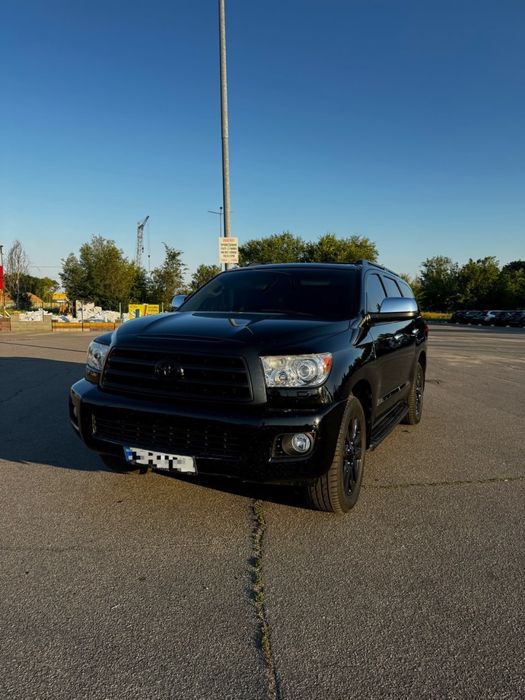 Продам Toyota Sequoia