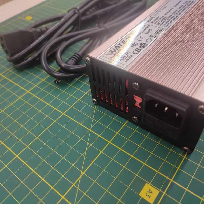 Зарядное устройство для Li-Ion 13S 54,6 вольт 5А