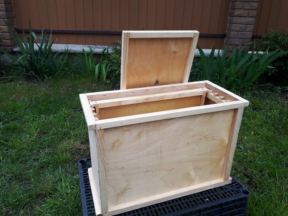 Роївниці, рійничка, ловушка для роїв, ящик для перевезення бджолопакет