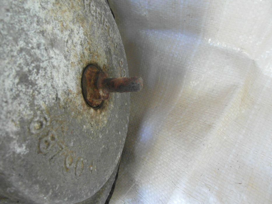 Roda antiga carro mão