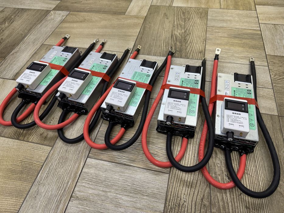 В НАЯВНОСТІ Зарядний пристрій 100А для всіх акумуляторів 12В (0-15В)