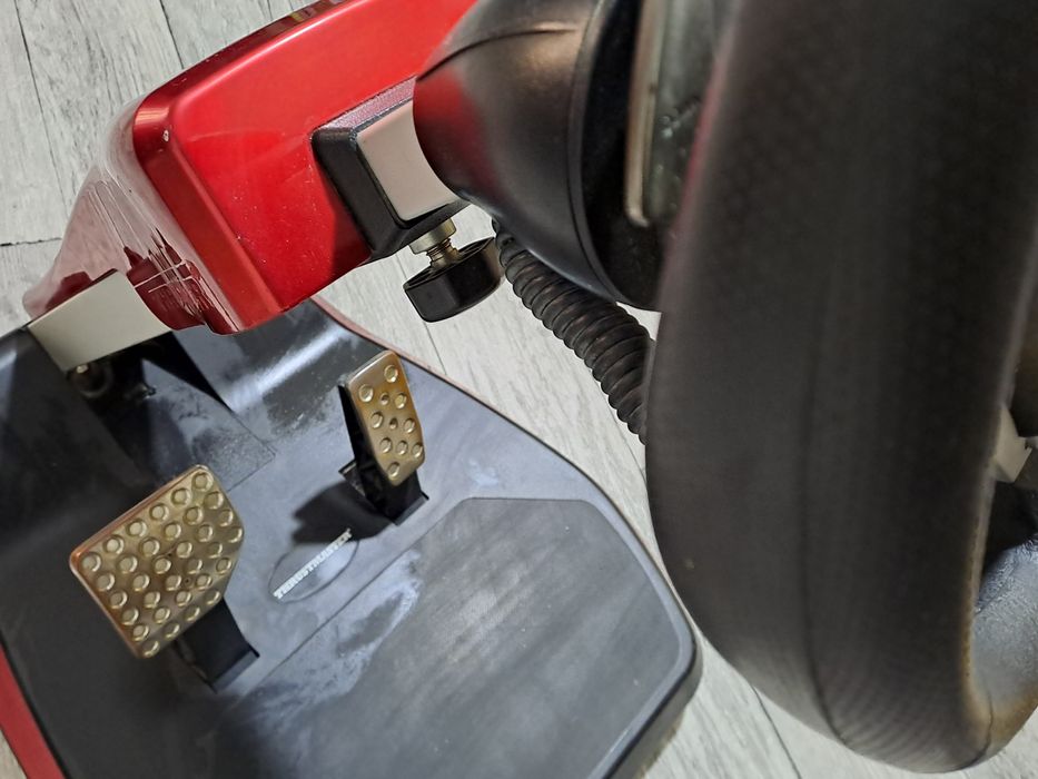 Гоночный руль Thrustmaster Ferrari Wireless GT Cockpit 430 Scuderia