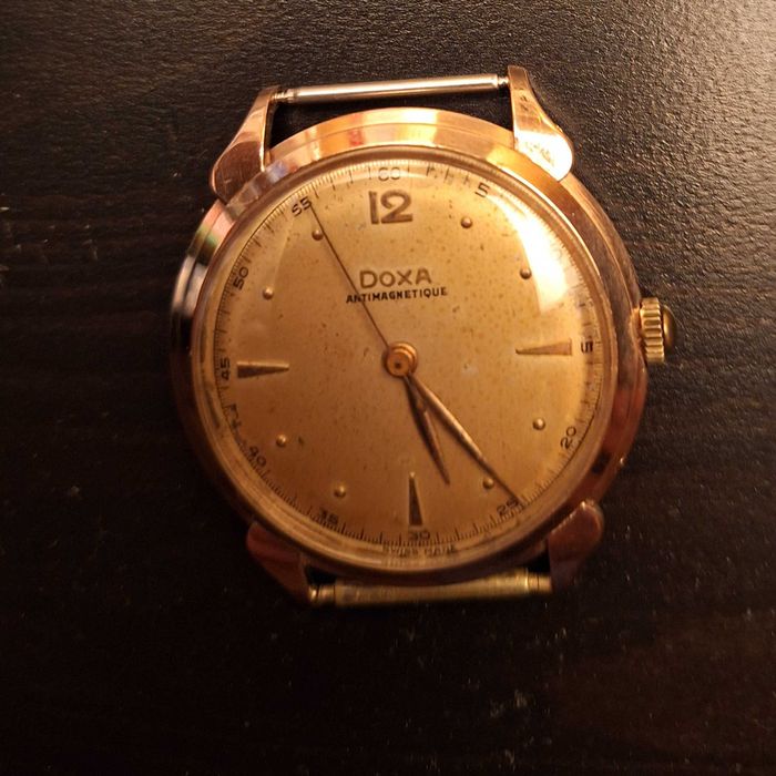 Złoty zegarek DOXA