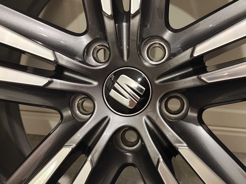 Koła felgi Seat Leon cupra oryginalne 5x112 19x8 et50 235/35 Pirelli