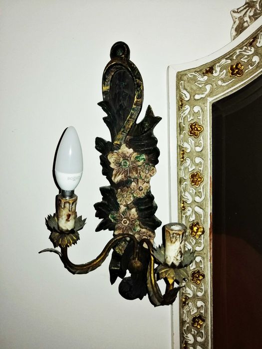 Conjunto credência e espelho (antiguidade)