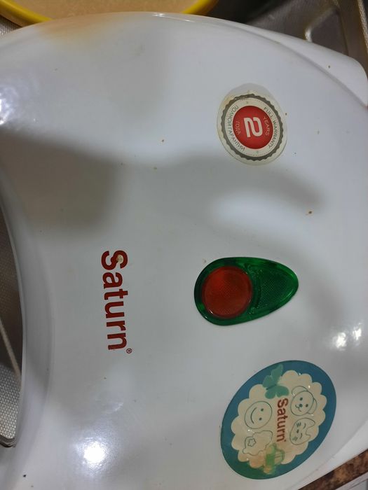 Вафельница  Saturn