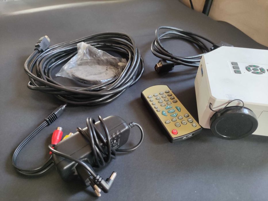 LED projektor 480p 150lux