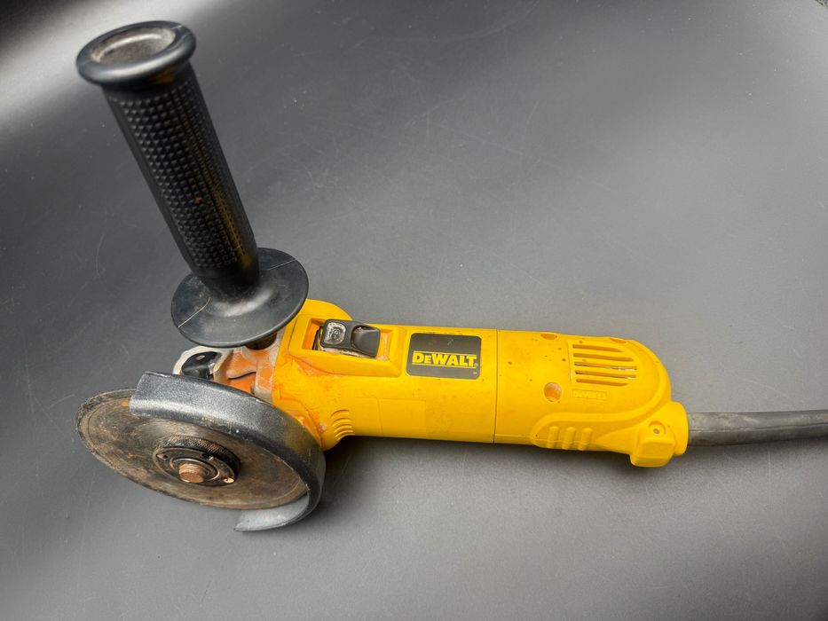 Szlfierka Dewalt D28111