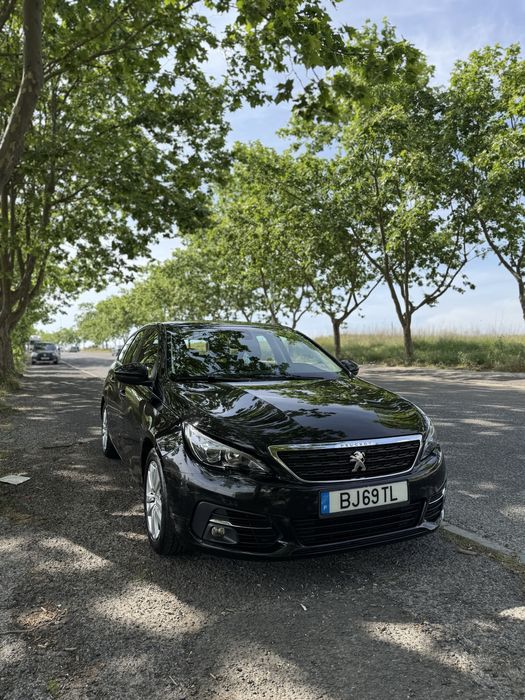 Peugeot 308 SW - Dezembro 2019 - 238.000 km