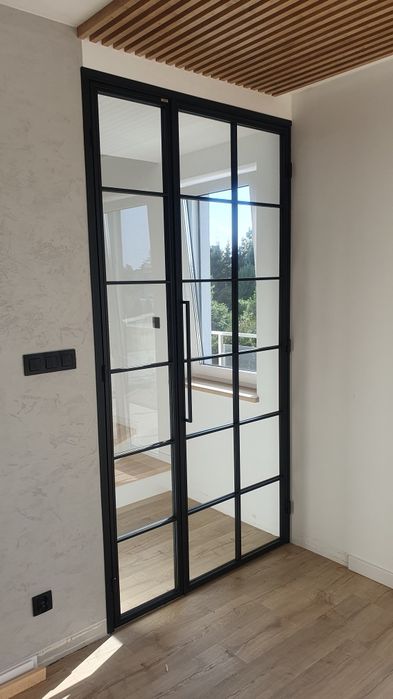 Zabudowy w stylu loft, drzwi przesuwne loft, ścianki szklane