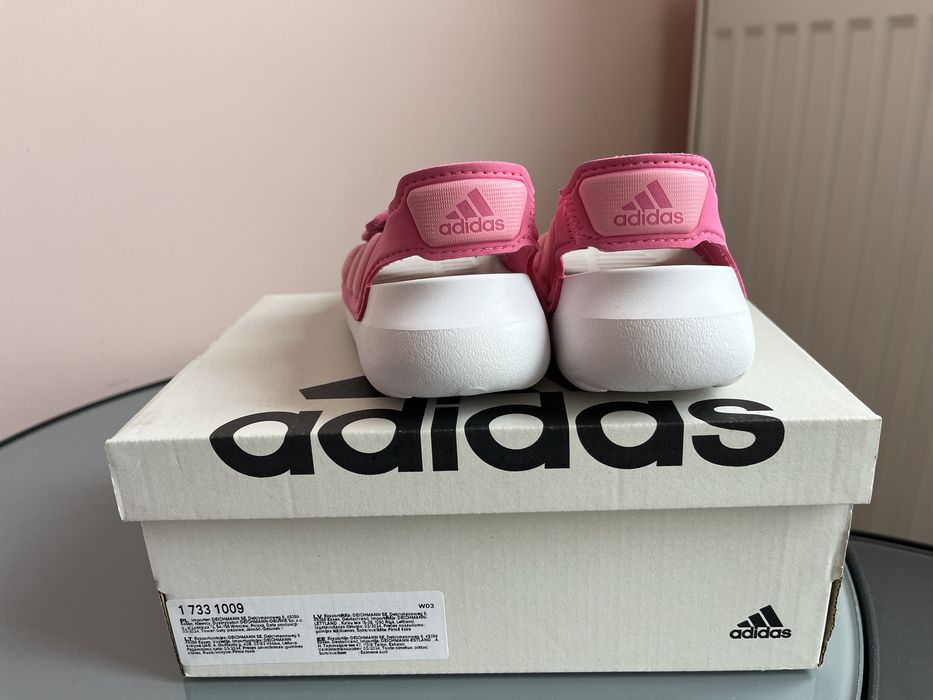 Sandalki Adidas rozmair 25