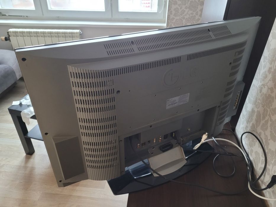 Telewizor 32cake lg LCD tv