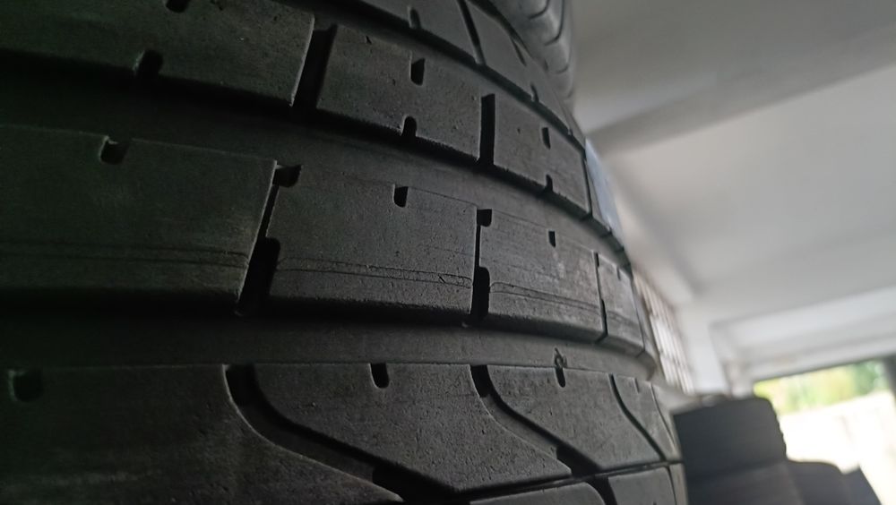 Pneus 225/50/17 continental