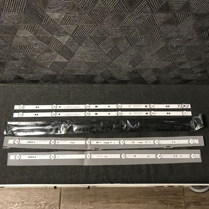 Комплект підсвітка + плата + пульт для телевізора Romsat 32