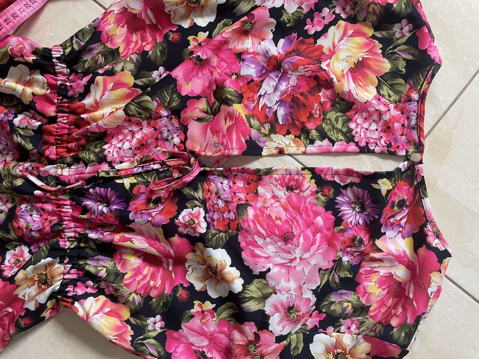 Kolorowy lekki krótki kombinezon S/M print kwiatowy