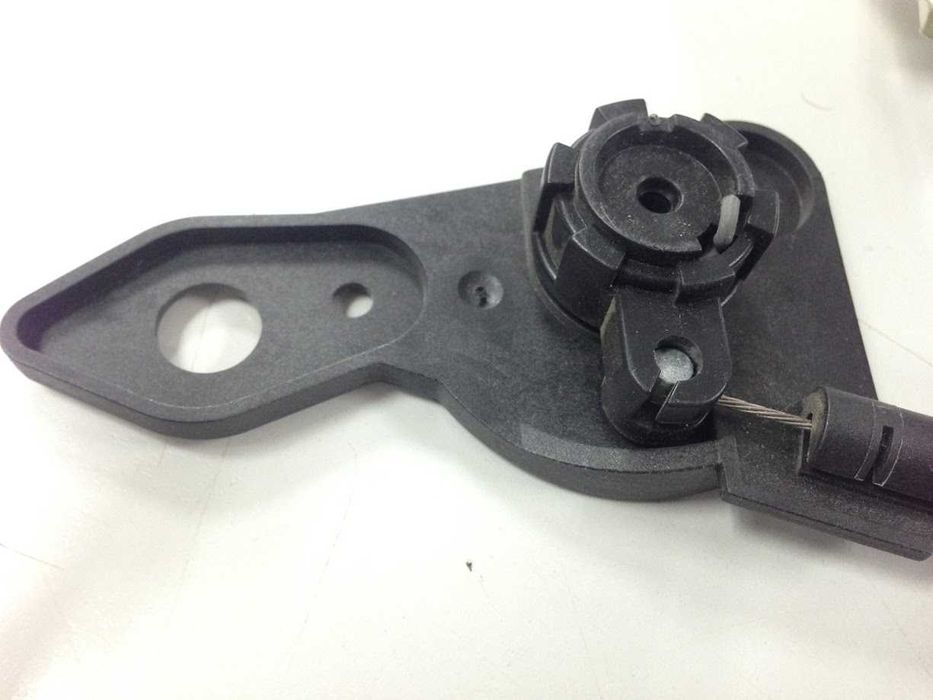 Трос, ручка, механізм капоту БМВ Е36 седан, купе, турінг, компакт,кабр