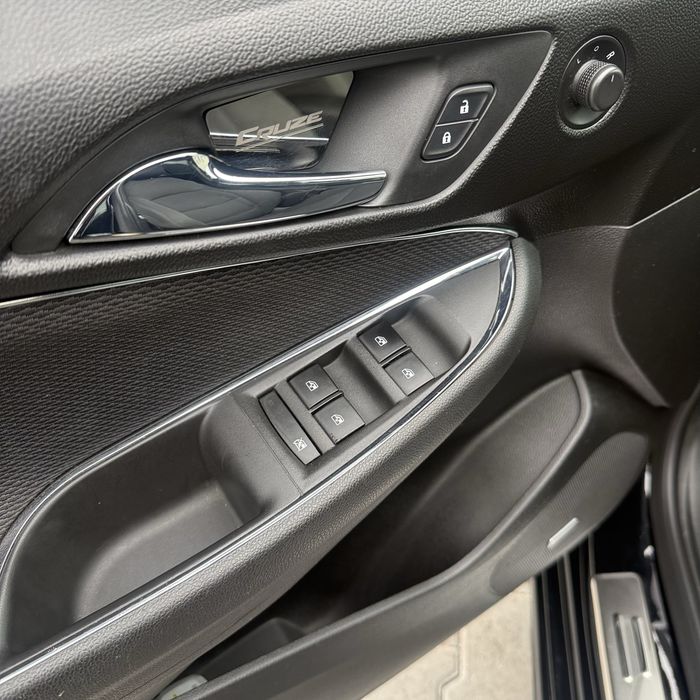 Автомобиль Шевроле Круз