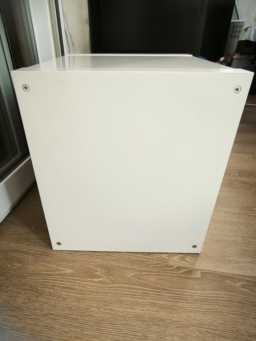 Cubo IKEA com cesto de vime