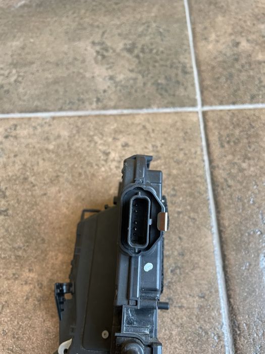 Замки дверей Renault Captur правий задні та передній