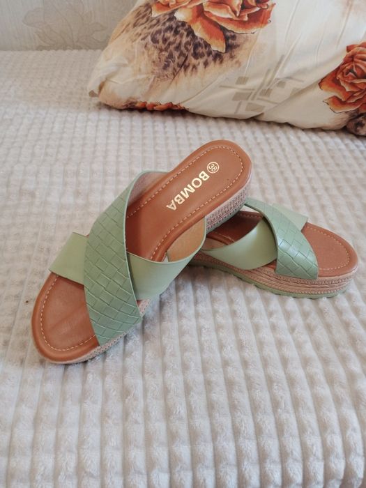 Взуття на тонкетці жіноче