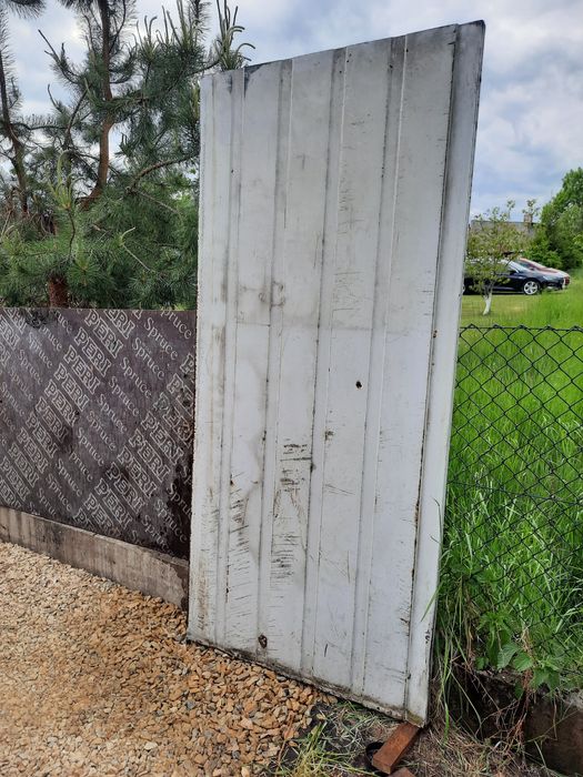 3x płyta warstwowa 2,3m x 1,0m, grubość 6cm