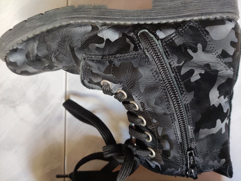 Botas pretas Okaa,em pele