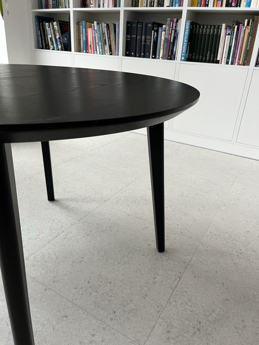 Stół okrągły drewniany Lisabo Ikea