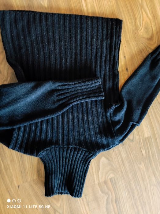 Czarny golf M damski