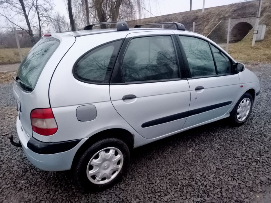 Продається авто рено меган сценік