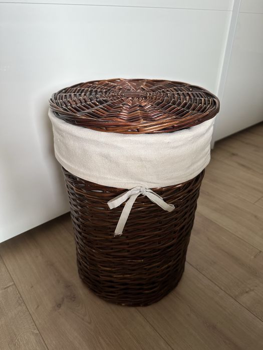 Cesta de vime para colocae roupa