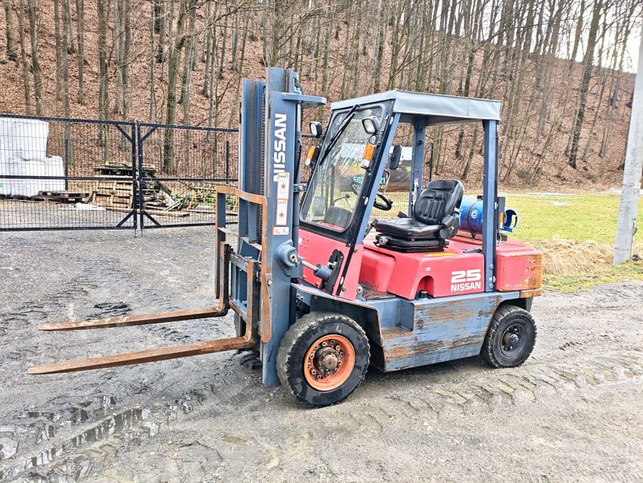 Wózek widłowy nissan niski przebieg toyota  Linde Clark nissan Mitsubi