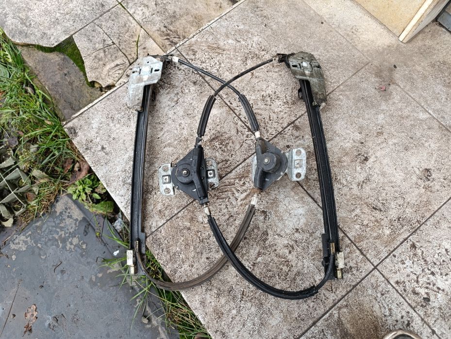 Задние механические стеклоподъёмники Фольксваген Пассат б3 Пассат б4